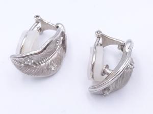 K14WG/Pt900 ダイヤ 0.11ct/0.11ct イヤリング(シリコン含む) 12.3g